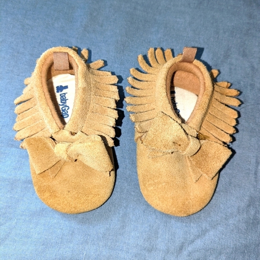 Baby Gap moccasin size 6 to 12 months tan suede leather with fringe